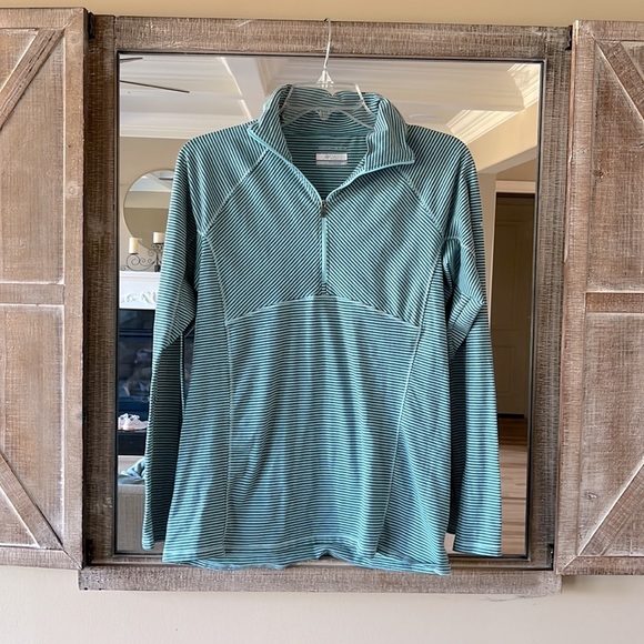 Colmbia Performance shirt fits Medium Womens Large Blue Brown Striped Top - Picture 7 of 14